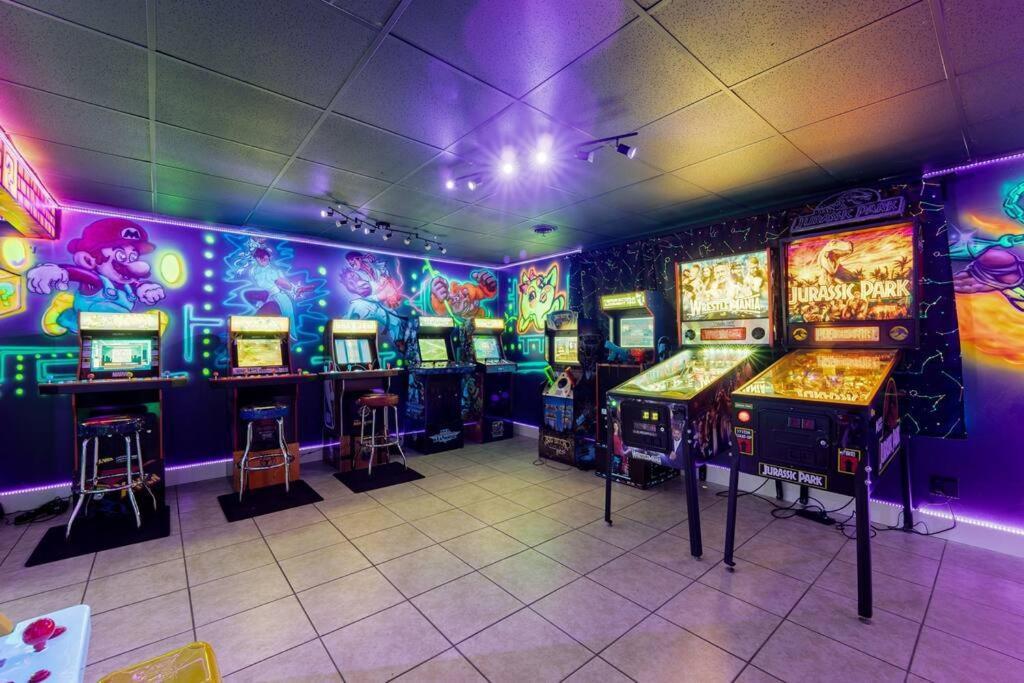 New Bensenville Home By O'Hare Airport With Indoor Pool, Sauna, And Arcade Extérieur photo