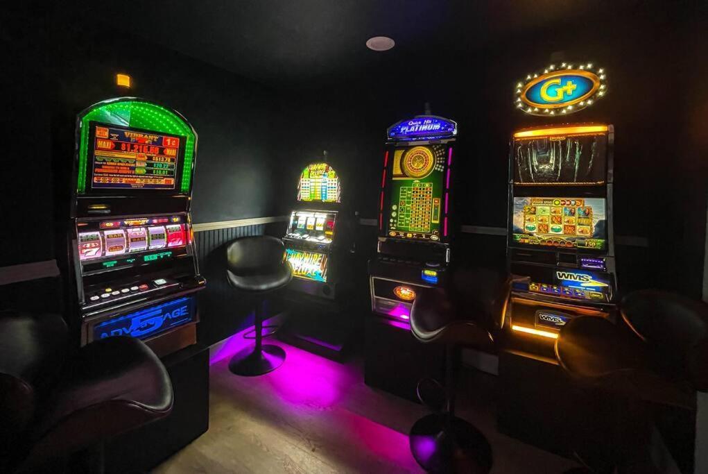 New Bensenville Home By O'Hare Airport With Indoor Pool, Sauna, And Arcade Extérieur photo