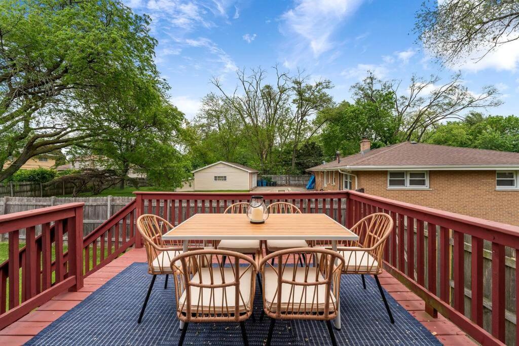 New Bensenville Home By O'Hare Airport With Indoor Pool, Sauna, And Arcade Extérieur photo