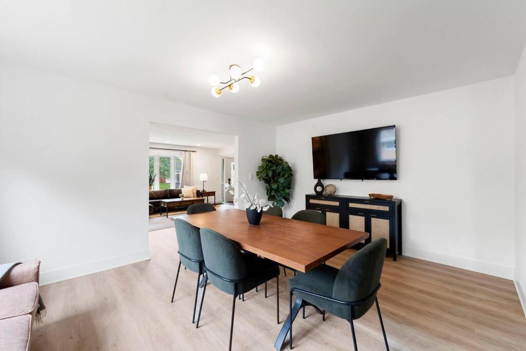New Bensenville Home By O'Hare Airport With Indoor Pool, Sauna, And Arcade Extérieur photo
