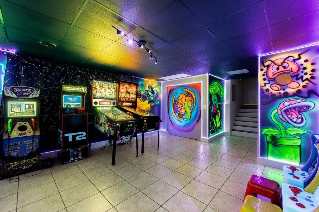 New Bensenville Home By O'Hare Airport With Indoor Pool, Sauna, And Arcade Extérieur photo