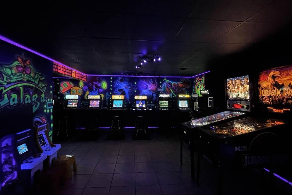 New Bensenville Home By O'Hare Airport With Indoor Pool, Sauna, And Arcade Extérieur photo